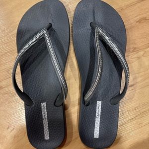 Womens ipanema sandals size 11 never worn